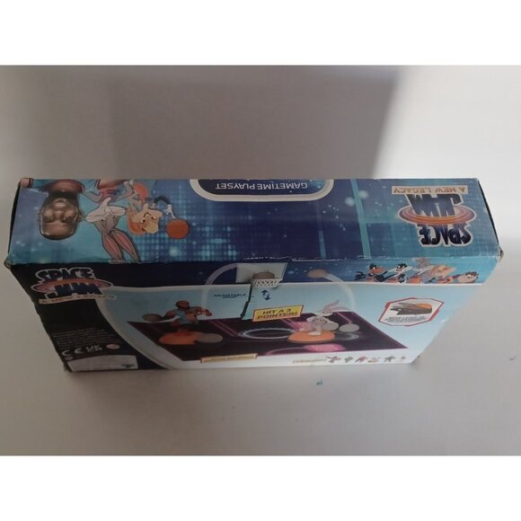 Space Jam A New Legacy - Gametime Playset with Lebron and Bugs Bunny Figurines - Picture 6 of 11